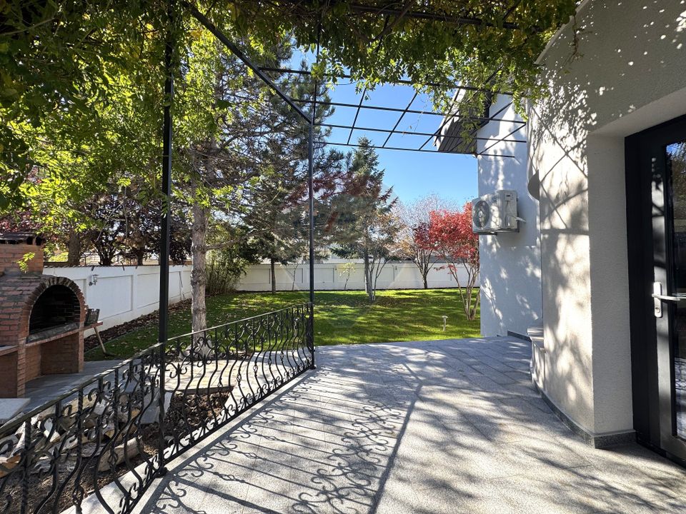 Vila individuala, 7 camere, 2 garaje, curte - Pipera, Cortina North