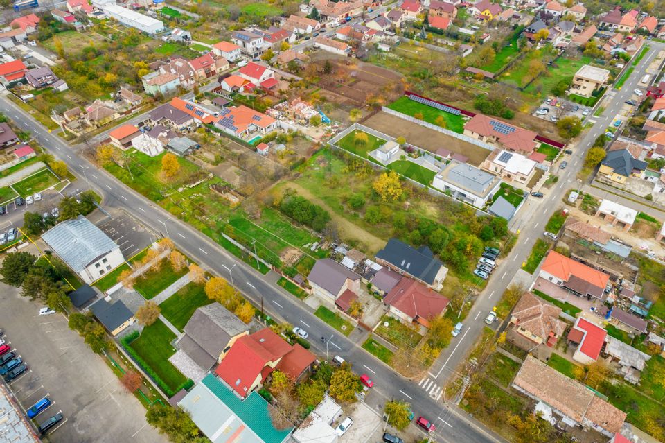 Casă la roșu cu teren generos, 500 mp, situată pe strada Ostașului