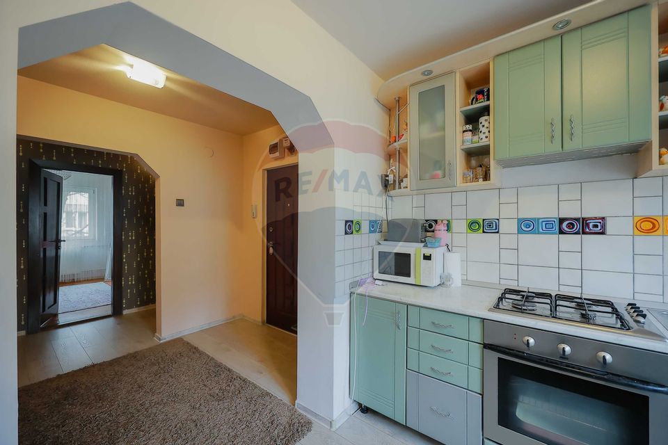 Apartament 3 camere de vânzare în zona Rogerius