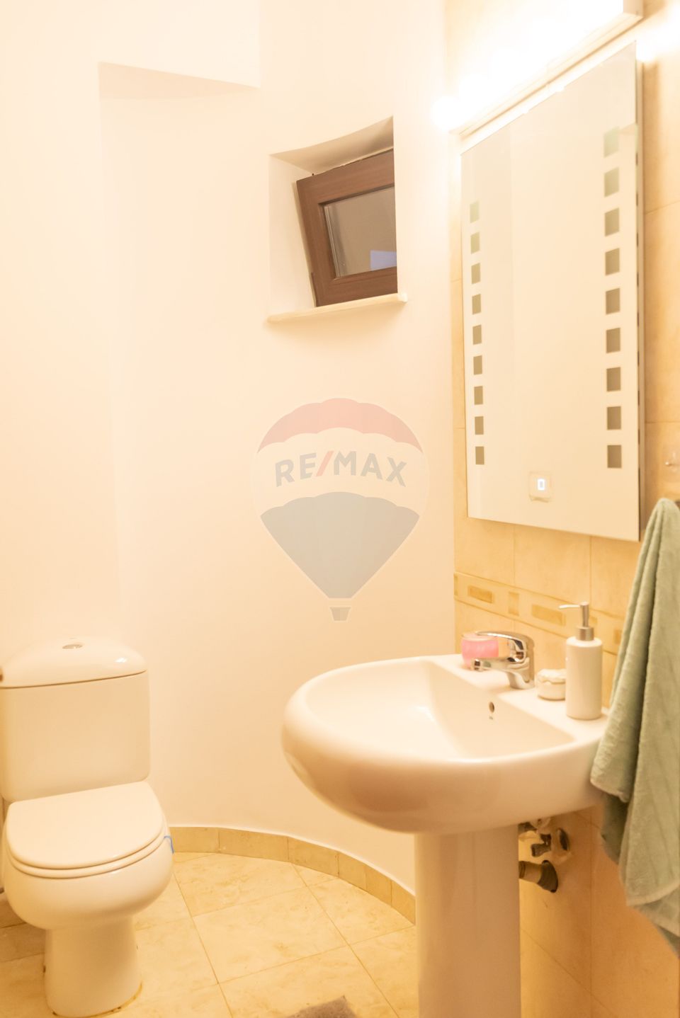 Inchiriere Vilă  – Pipera// panouri solare//statie incarcare  Walbox