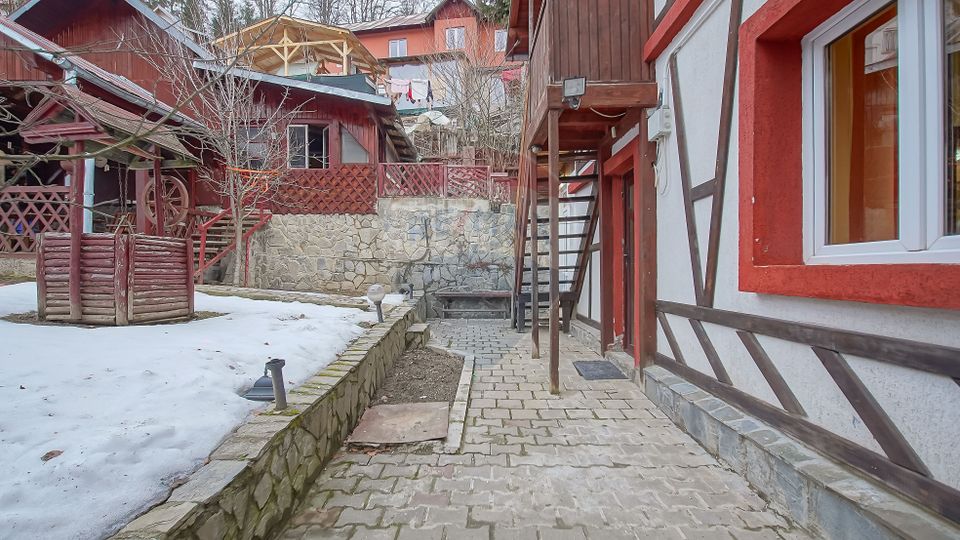 Casă cu 6 camere de vânzare în Azuga, Comision 0%!