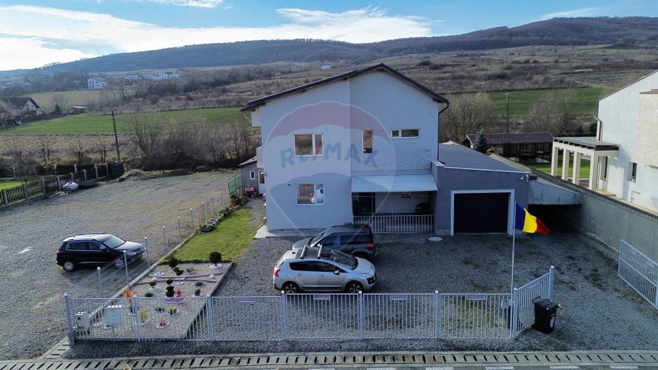 Cladire de vanzare in zona de nord 390 mp, curte generoasa