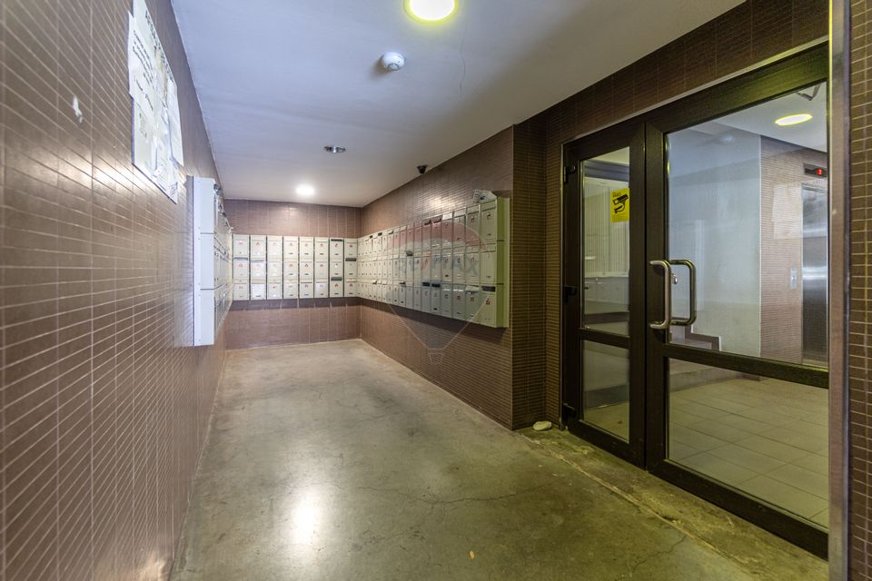 Apartament cu 4 camere de închiriat Tampa Gardens Racadau etaj 10/12