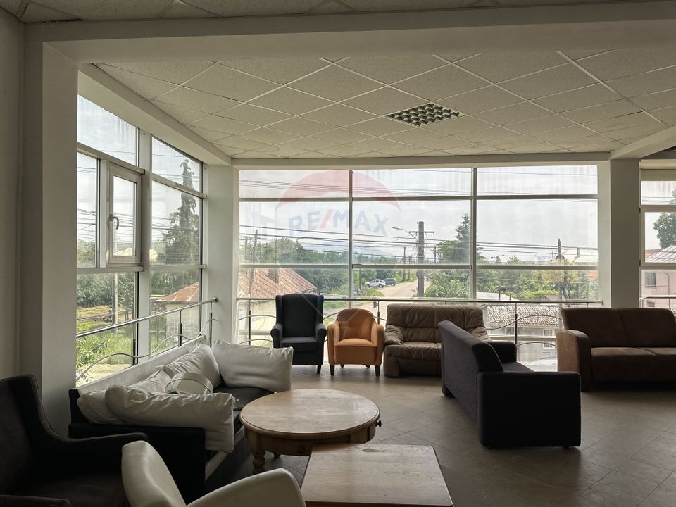 Spațiu comercial de 300 mp de vânzare