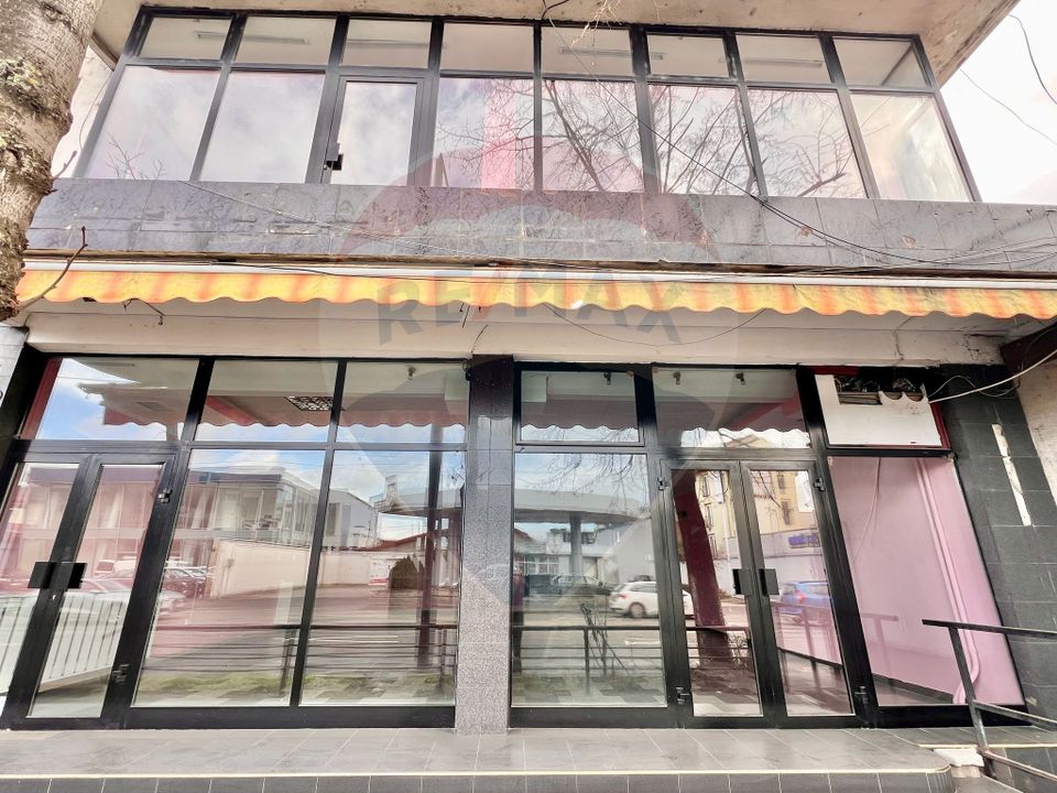 175sq.m Commercial Space for rent, Decebal area