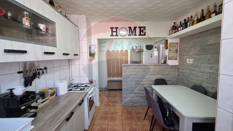 Apartament cu 3 cam de vânzare, str. Feleac, G. Campului
