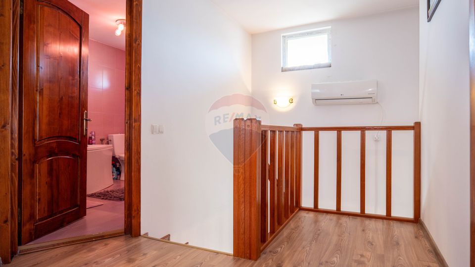 Vanzare vilă Bacu P+1+Pod, livadă, acces rapid A0/A1/Centură