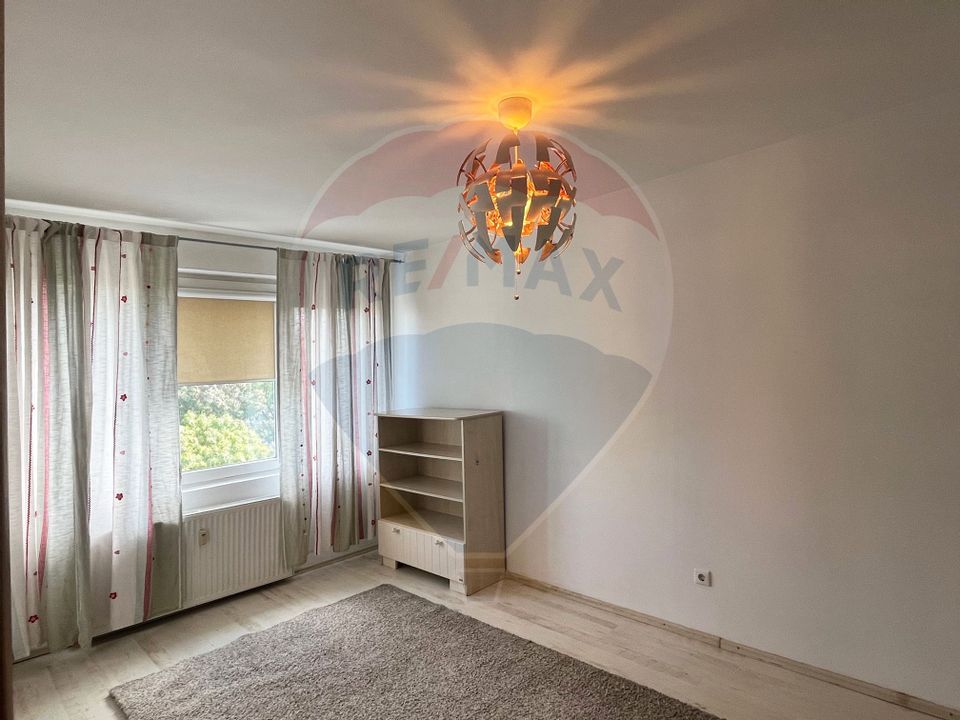 Vanzare apartament spatios,  3 camere - Metrou 1Mai