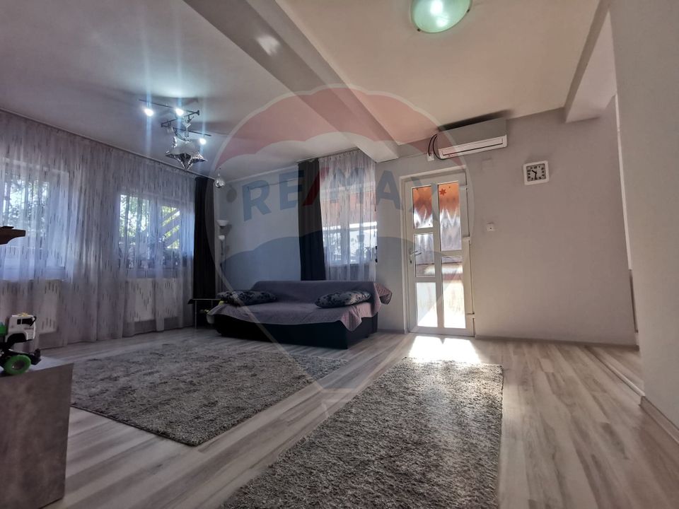 Casă 6 camere si curte, zona Metro Oradea, de vanzare