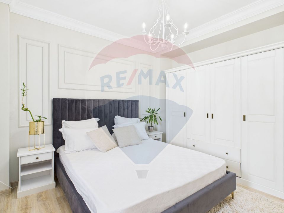 De vanzare | LUX |  Navodari | 3 camere | 300m plaja |