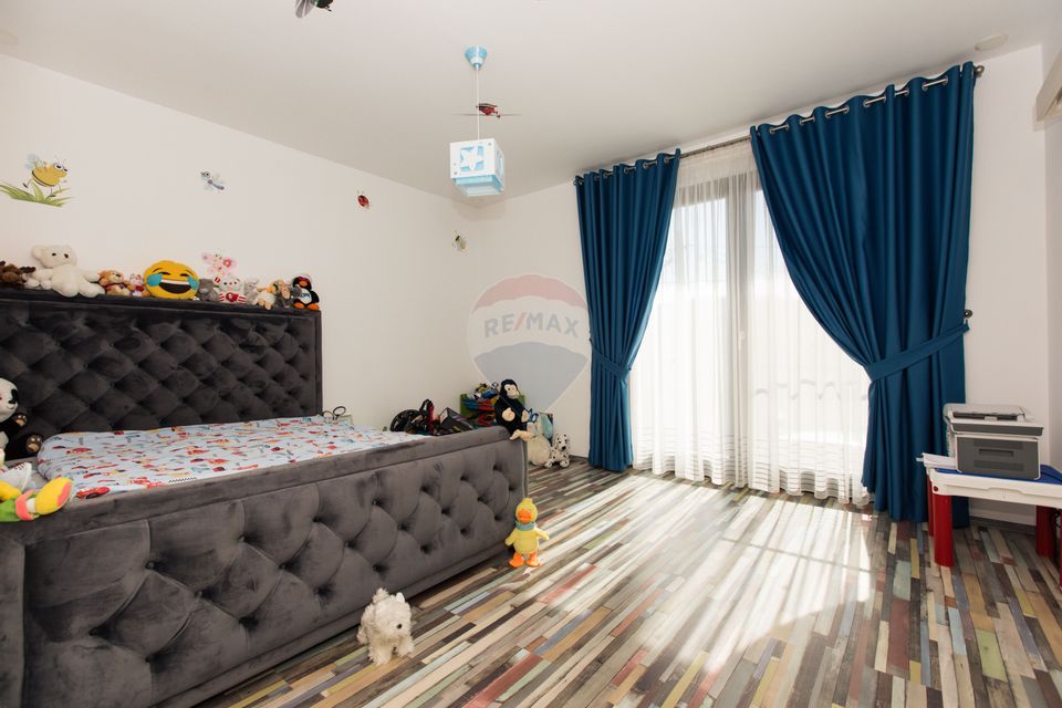 Casă Superbă - Independentă Energetic