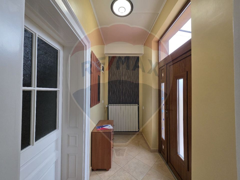 Inchiriere casă cu terasa si curte zona Piata Mica Spitalul Judetean