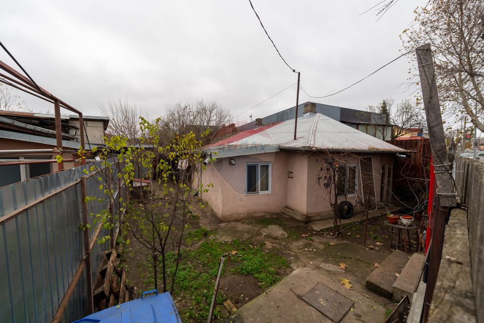 Teren cu casa construita de vanzare 207 mp Soseaua Andronache Hornbach