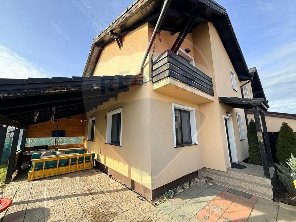 Casă / Vilă cu 4 camere de vânzare in Sanpetru