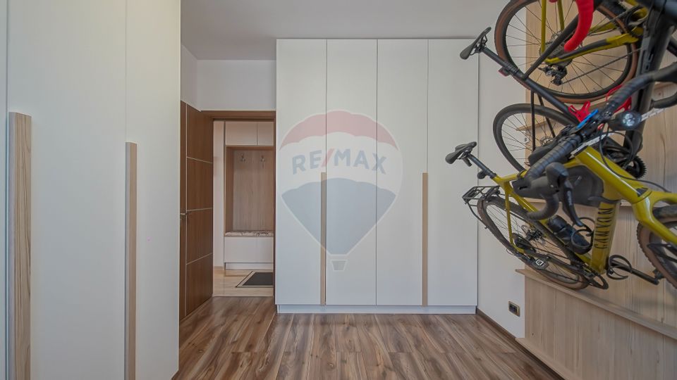 4 room Apartment for sale, Tractorul area