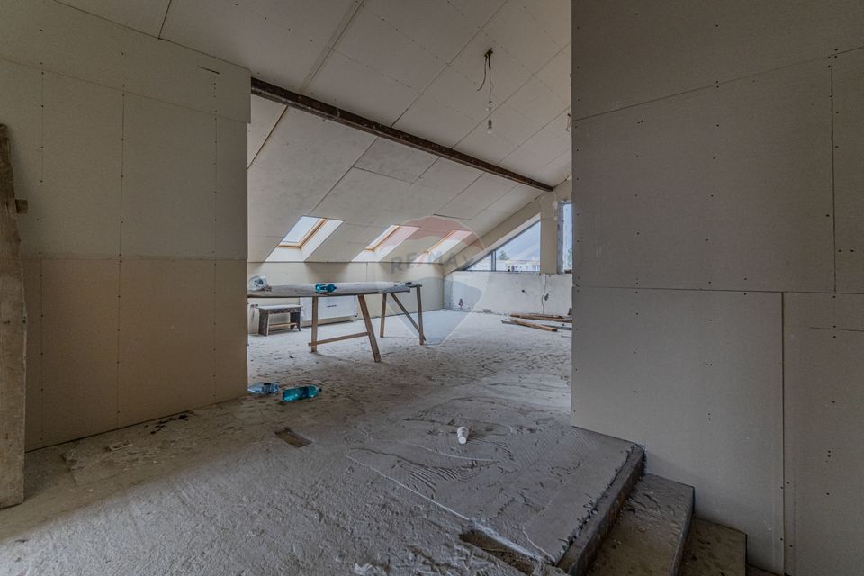 Cladire de 902 mp utili de vânzare, zona Grivitei - DN 13, COMISION 0