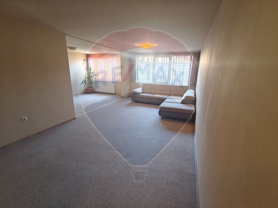 Spațiu comercial suprafata 240mp, curte generoasa, de inchiriat