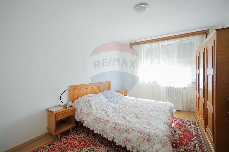 Apartament cu 3 camere, De Vânzare, tip U, etaj 1, Rogerius