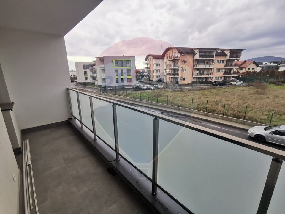 Apartament cu 2 camere de închiriat plus loc de parcare