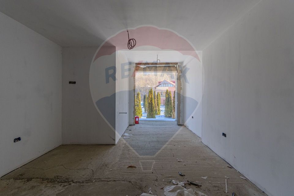 Activ Hotelier SubEvaluat | 18.000 mp construiti | 3 ha teren | BRASOV