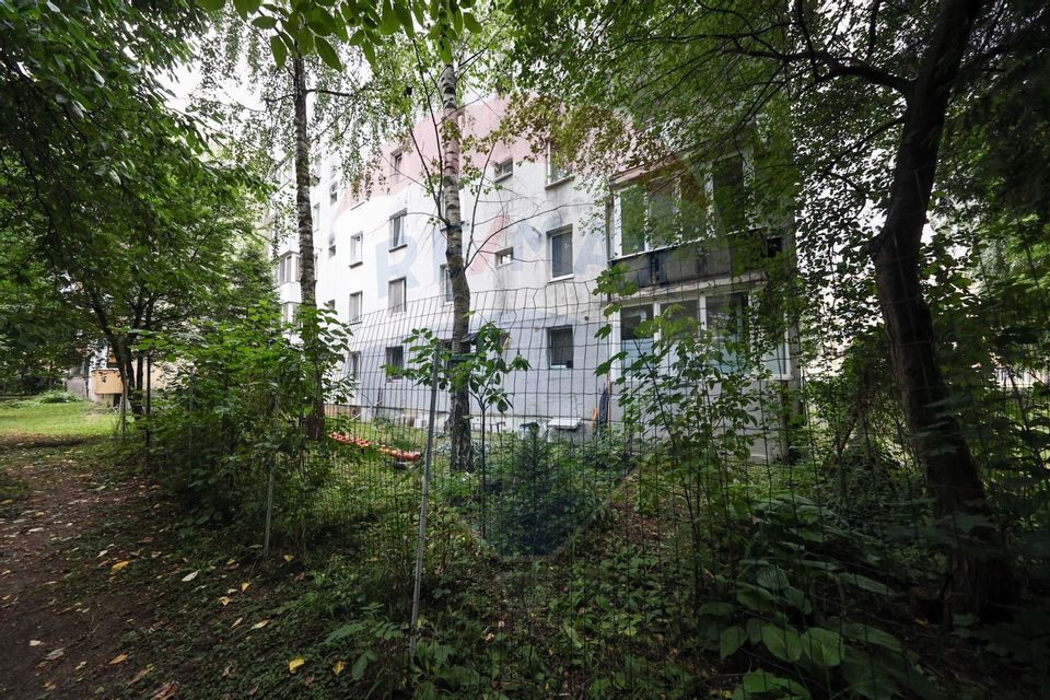 Apartament 3 camere parter cu balcon