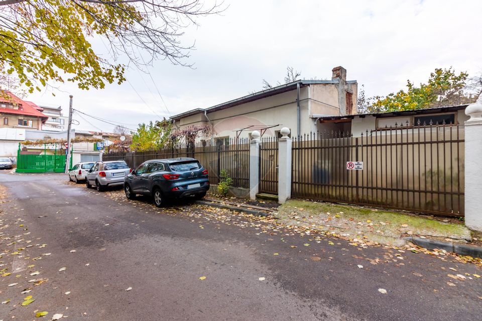 Casă individuala 2.5 camere, curte libera 100mp, zona Domenii