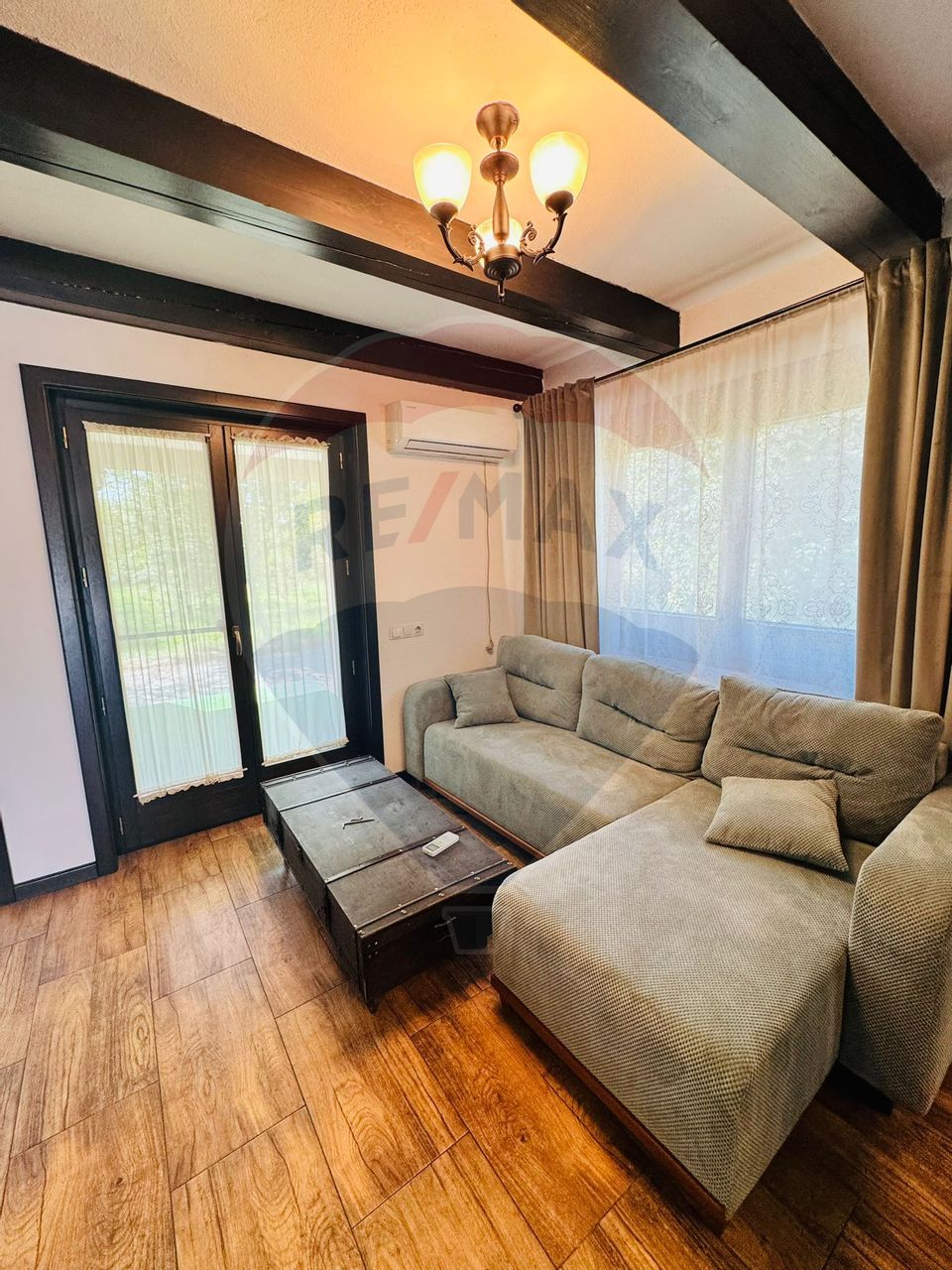 Casă / Vilă cu 4 camere de vânzare