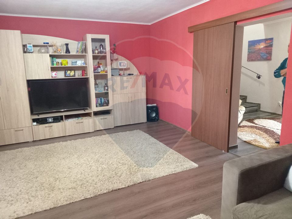 4 room House / Villa for sale