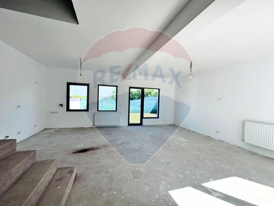 4 room House / Villa for sale