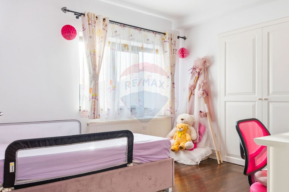 Casă/Vilă de Vânzare cu 5 camere,  Teren 757mp - Iasi - Hlincea