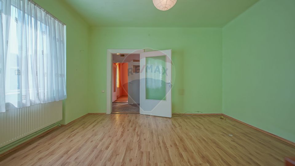 5 room House / Villa for sale