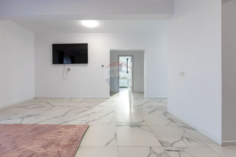 Casă de vânzare - 110 mp,  Serbanesti