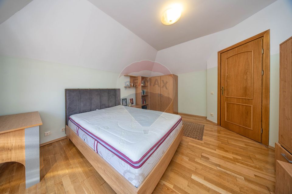 Vilă Moieciu, 375 mp util + teren 2.992 mp, View - Comision 0