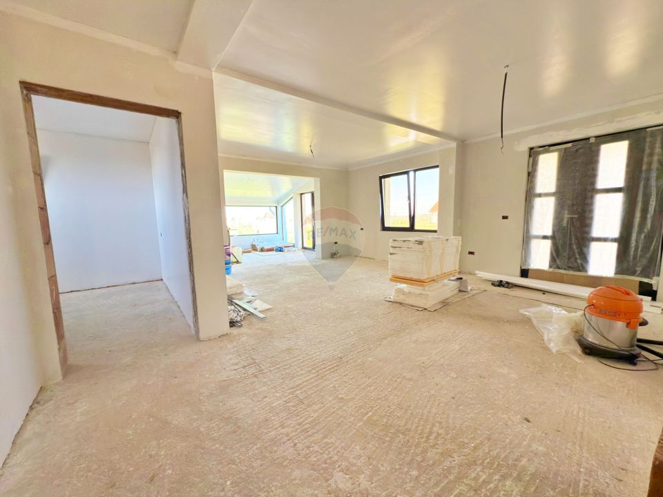 Casă cu 3 camere de vânzare loc. Frumușeni, jud. Arad