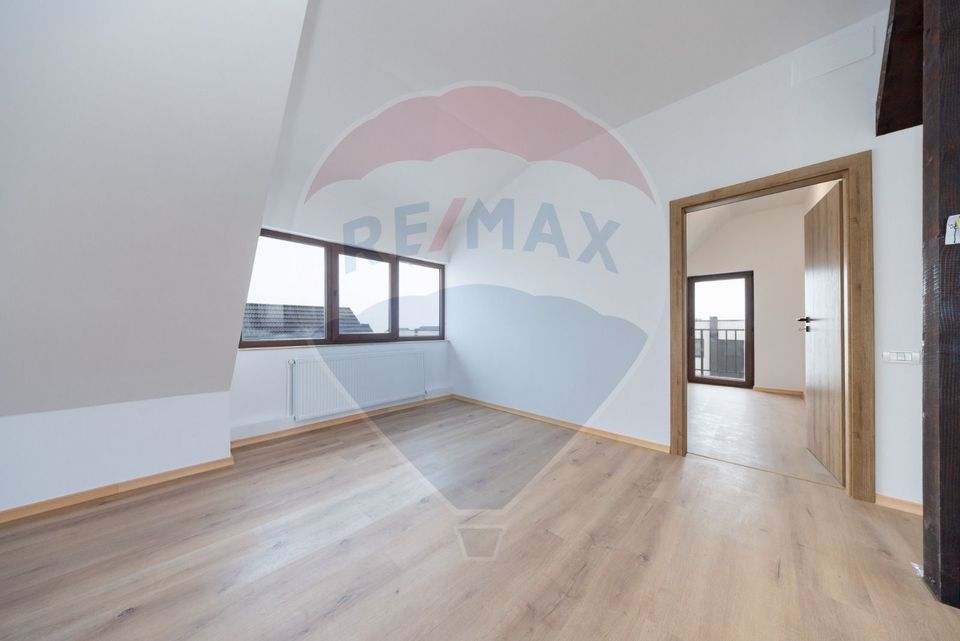 Proprietate speciala, cu destinatii multiple, Sanpetru/ Harman!