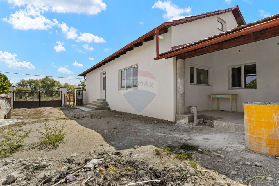 Casă spațioasă 244 mp cu teren generos 2.834 mp – Satu Mare, Secusigiu