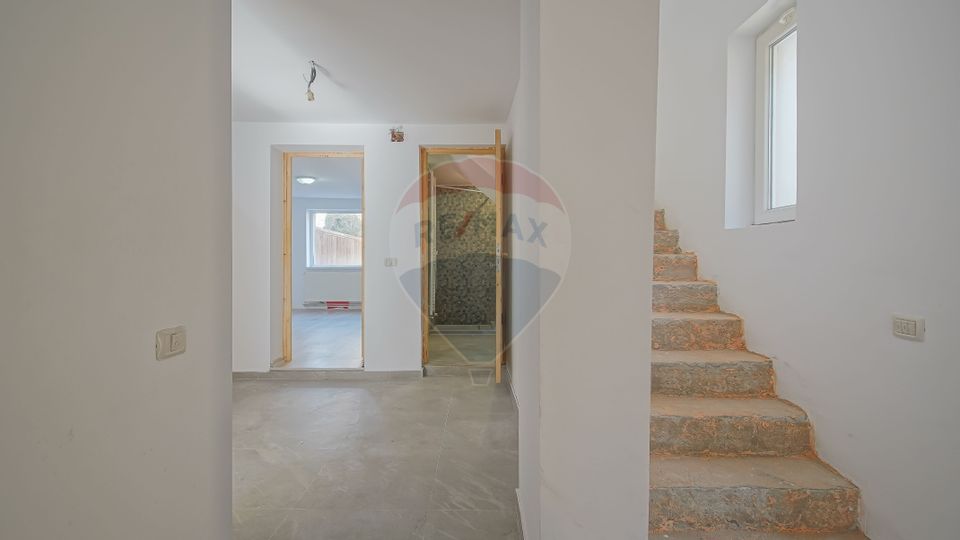 Versatile property in Brasov – Ideal for home or business!