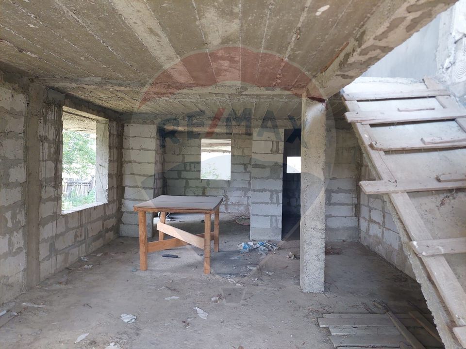 Casa nefinalizata de vanzare in Tisa Silvestri com. Odobesti