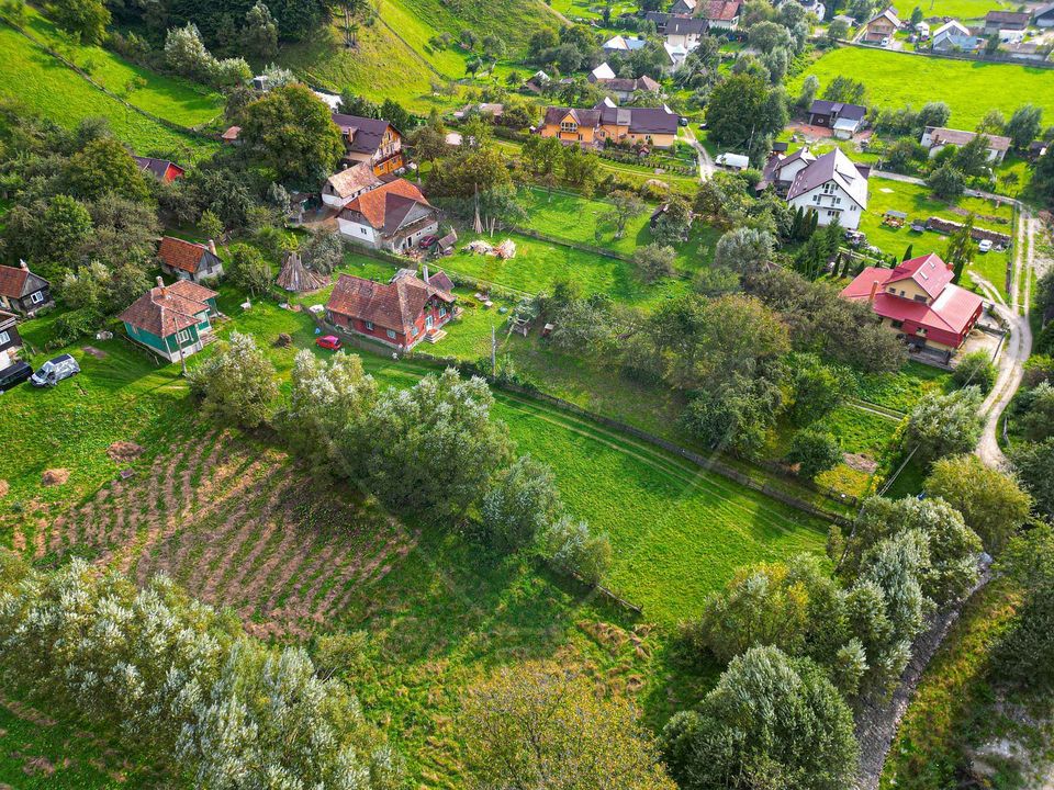 Land 6,135sqm Moieciu de Jos / Strada Principala