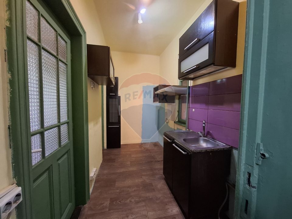 Vanzare casa 2 camere, partial renovata, Bd. Pieptanari