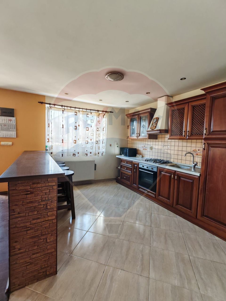 Casă / Vilă cu 5 camere de vânzare