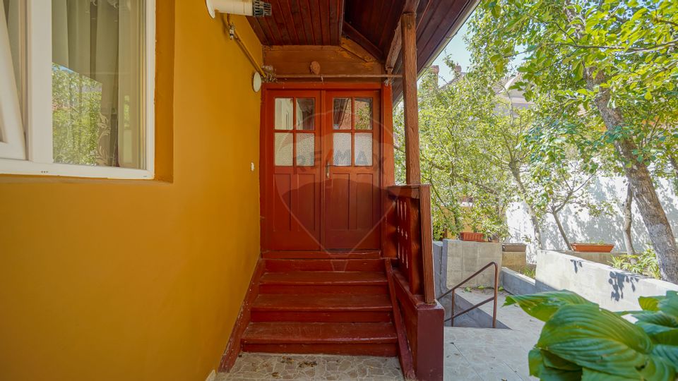 Detached house for sale in Șcheii Brașovului!