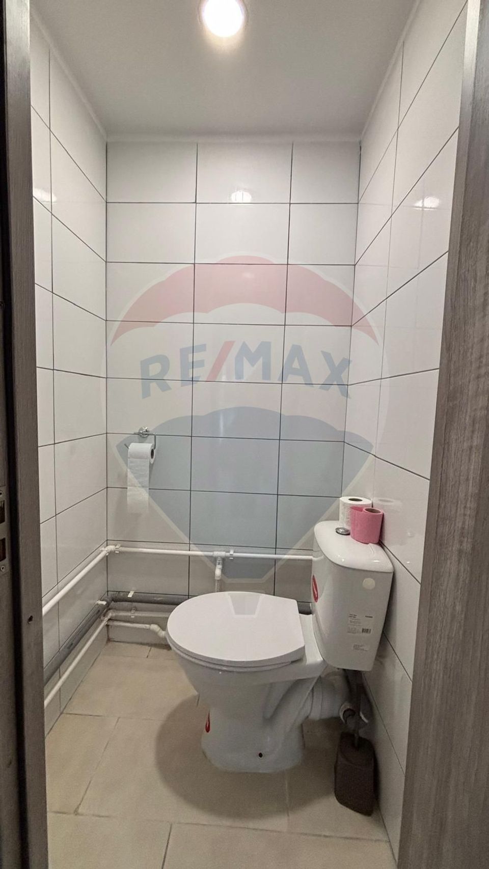 87sq.m Commercial Space for rent, Ultracentral area