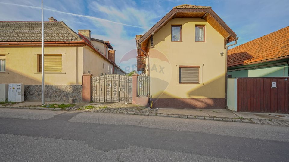 Comision 0 %! Casă de vânzare în Săcele, zona Cernatu!