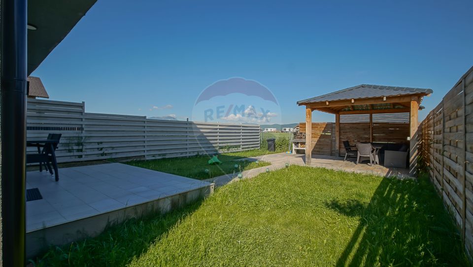 4 room House / Villa for sale