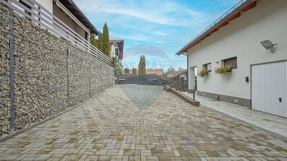 Vila moderna cu vedere spre padure Poiana Angelescu