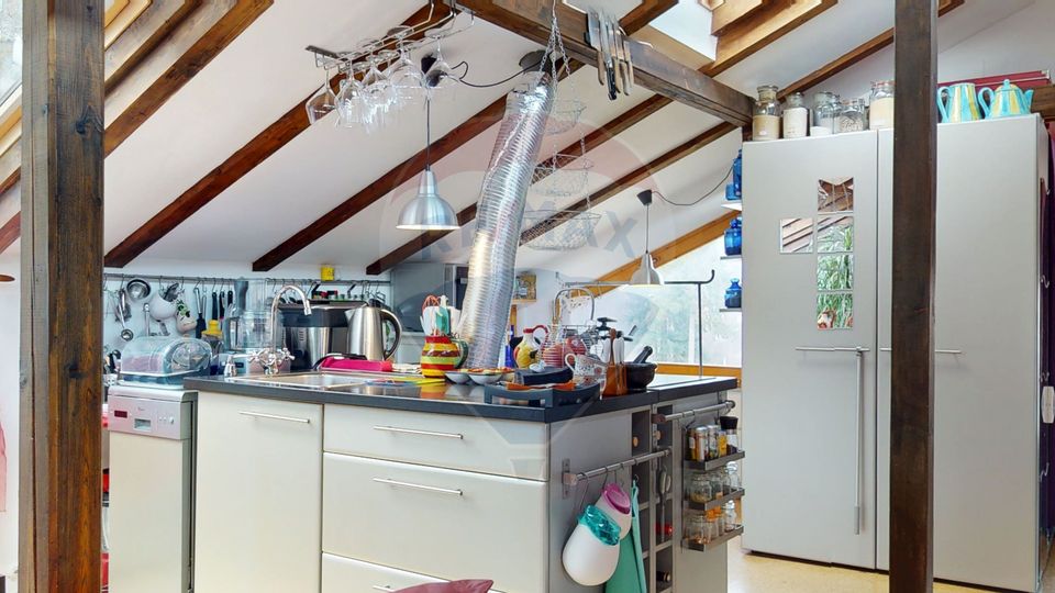 Pensiune de Vânzare Sinaia | Lângă Telecabină | Business activ 20 ani