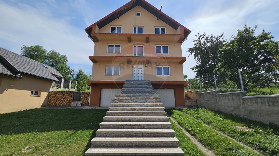 Casă / Vilă cu 12 camere-Sfântu Ilie Vechi, Suceava