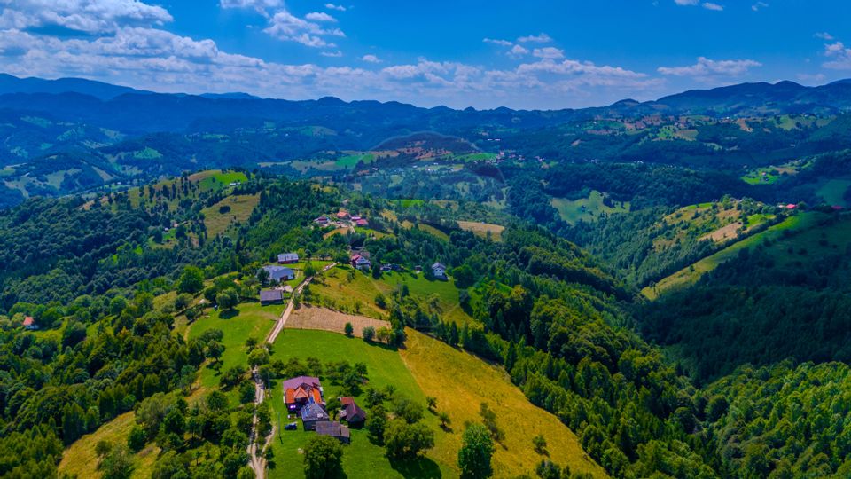 Teren intravilan de 4608 mp în Măgura, Moieciu