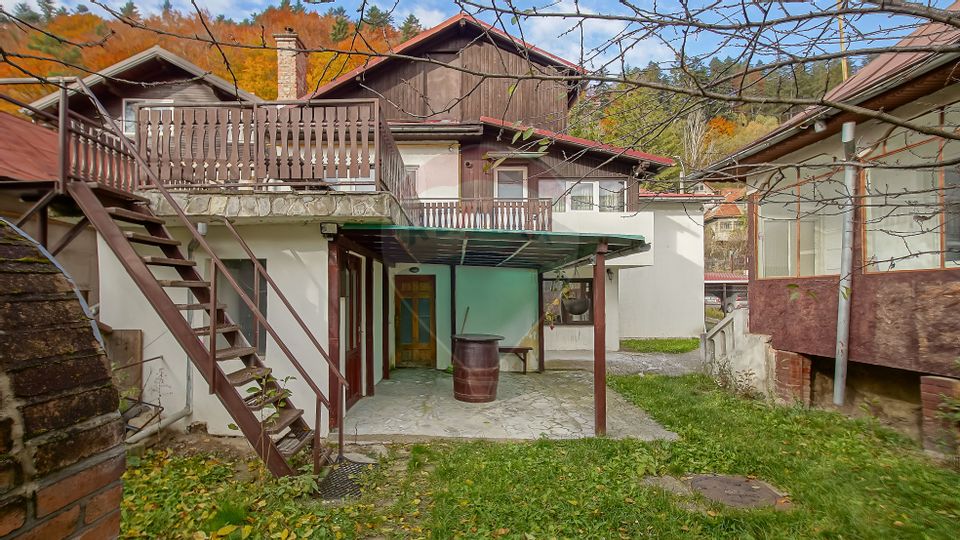 Vilă cu farmec istoric în Bușteni, pensiune sau locuință de vacanță!